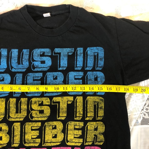 Justin Bieber 2009 tee [used] - Picture 7 of 8